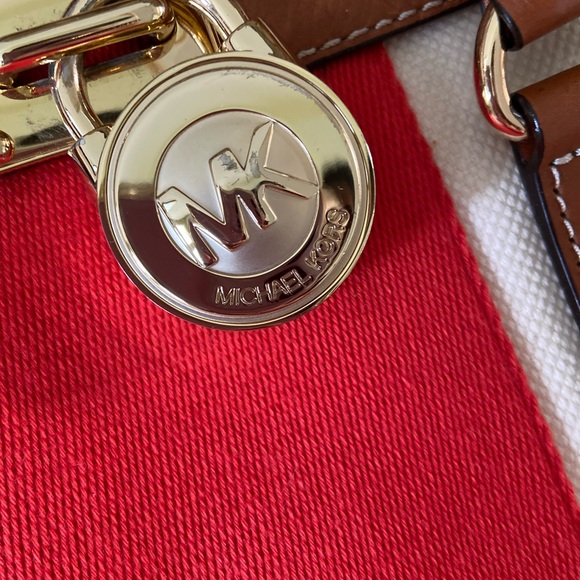 BLACK FRIYAY!!Michael Kors! Sophisticated bagNWOT! Stored w/❤️ - Picture 4 of 14